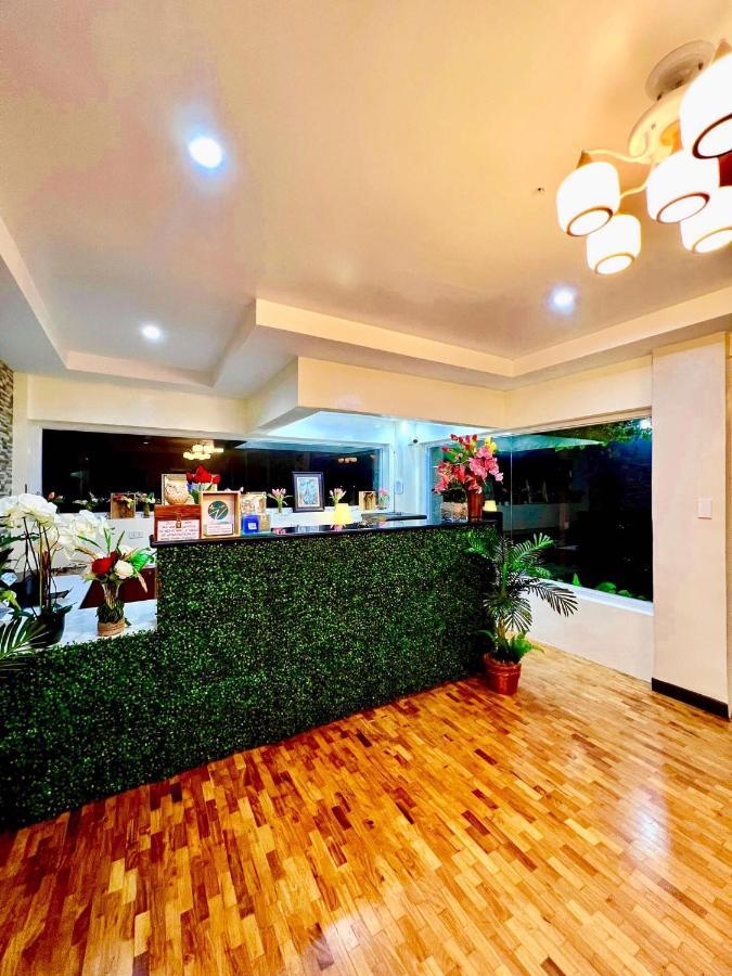 Elliannah Pines Hotel Baguio City Buitenkant foto